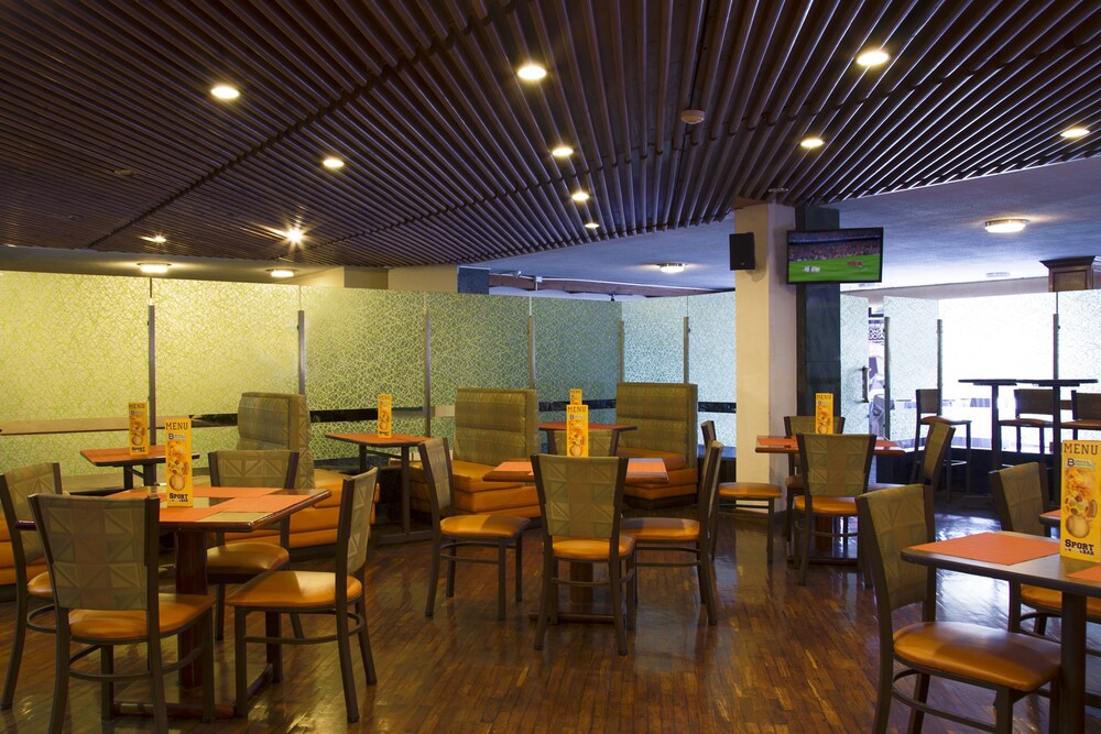 Hotel Bar