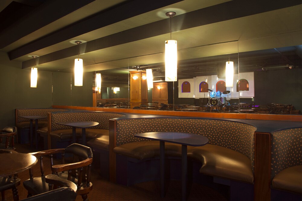 Hotel Bar