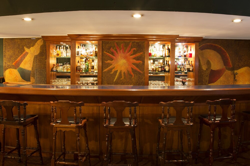 Hotel Bar