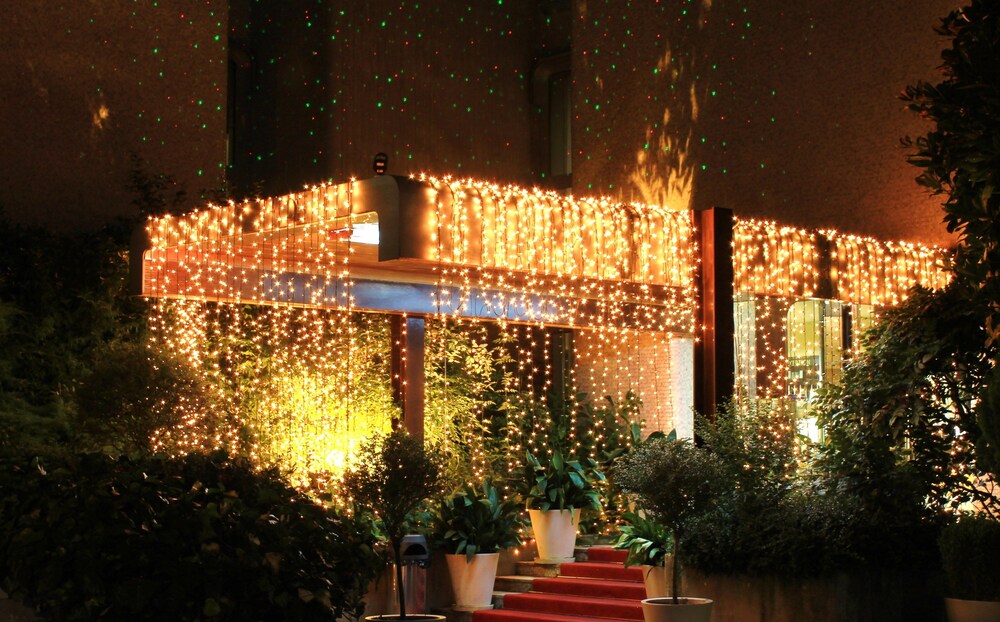 Façade de l'hôtel - Soir/Nuit