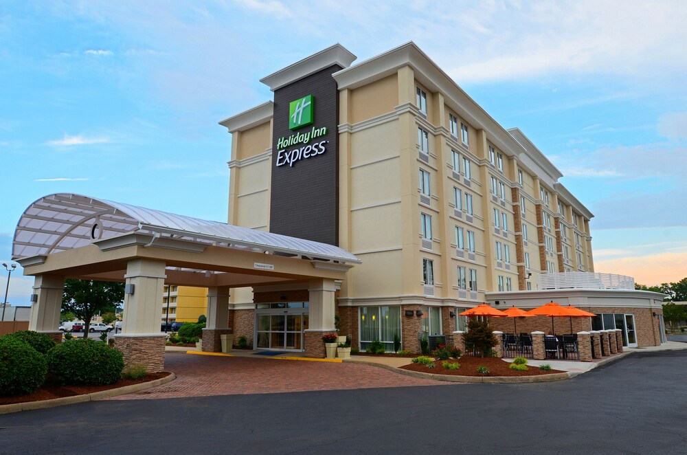 Primary image, Holiday Inn Express Hampton - Coliseum Central, an IHG Hotel