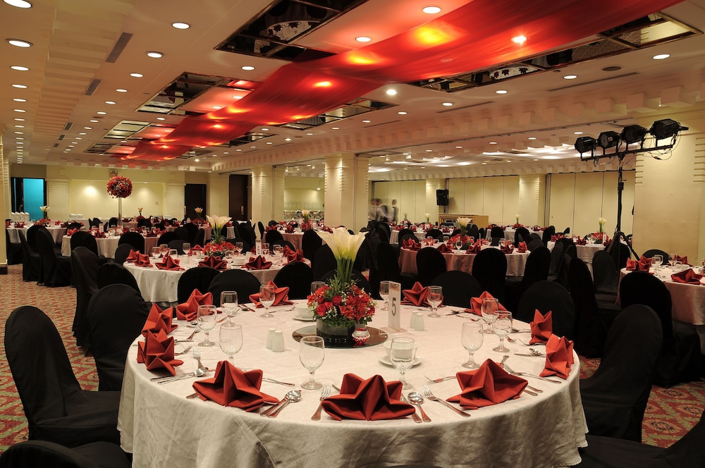 Banquet hall, The Heritage Hotel Manila