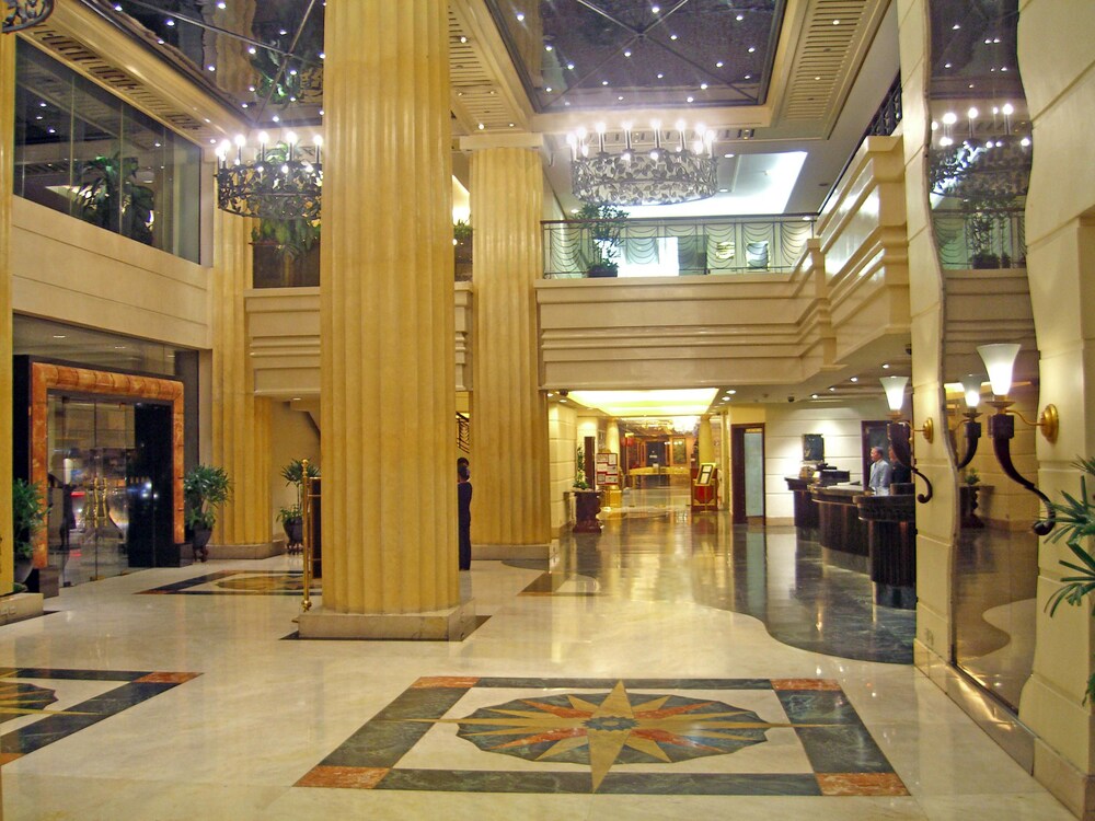 Lobby, The Heritage Hotel Manila