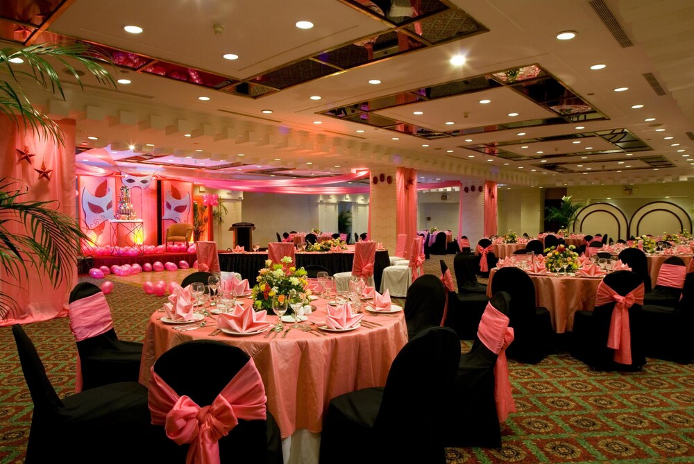 Banquet hall, The Heritage Hotel Manila