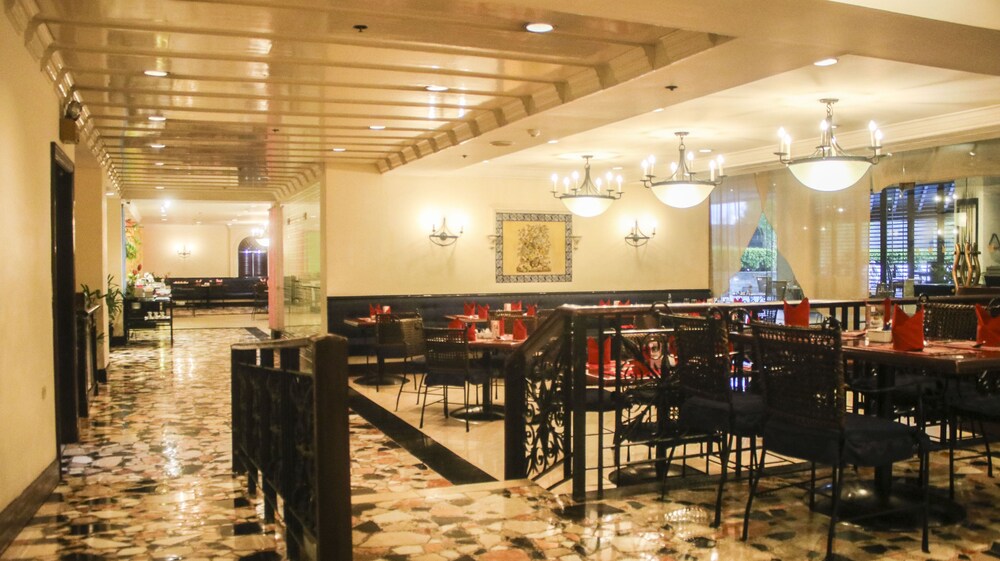 Cafe, The Heritage Hotel Manila