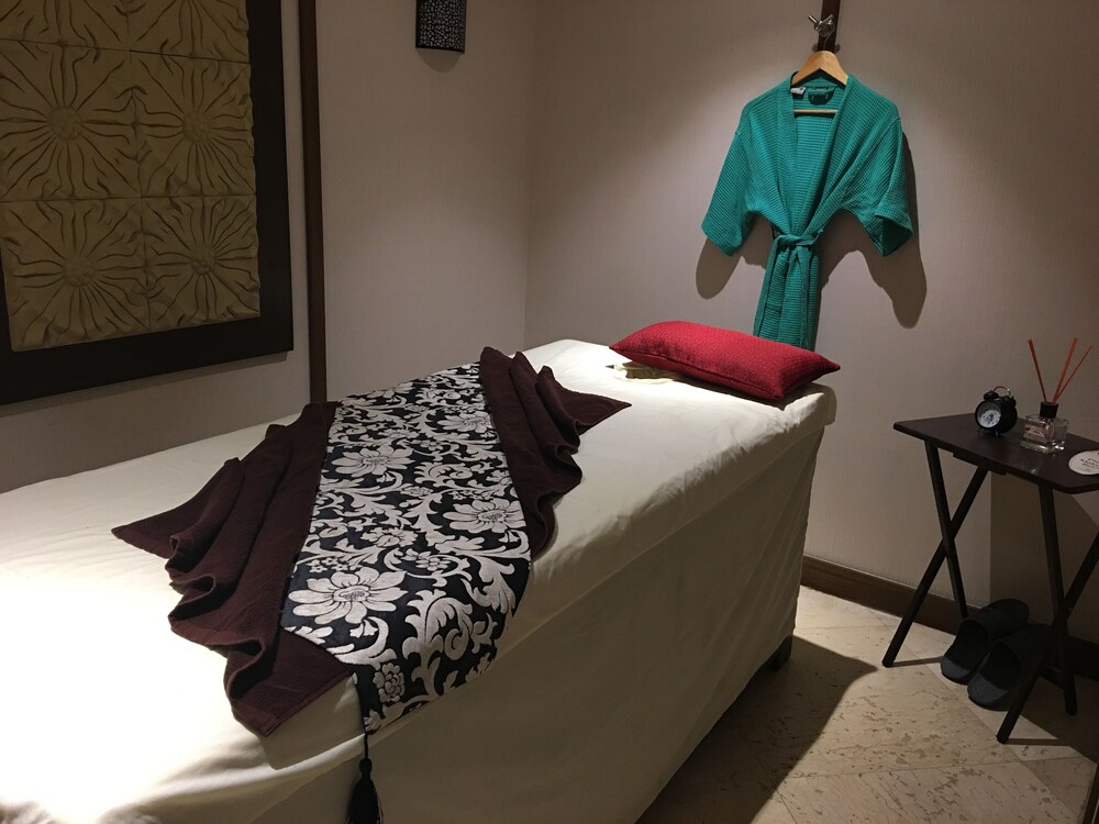 Massage, The Heritage Hotel Manila