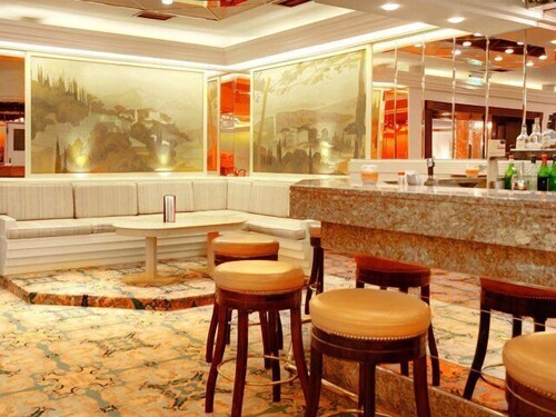 Hotel Bar