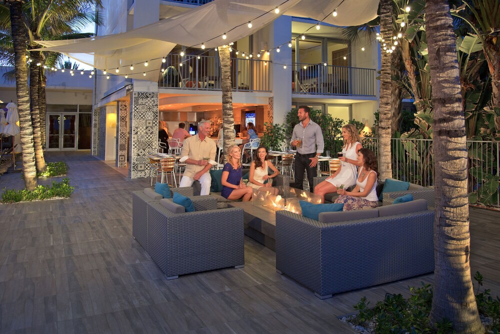 Poolside Bar
