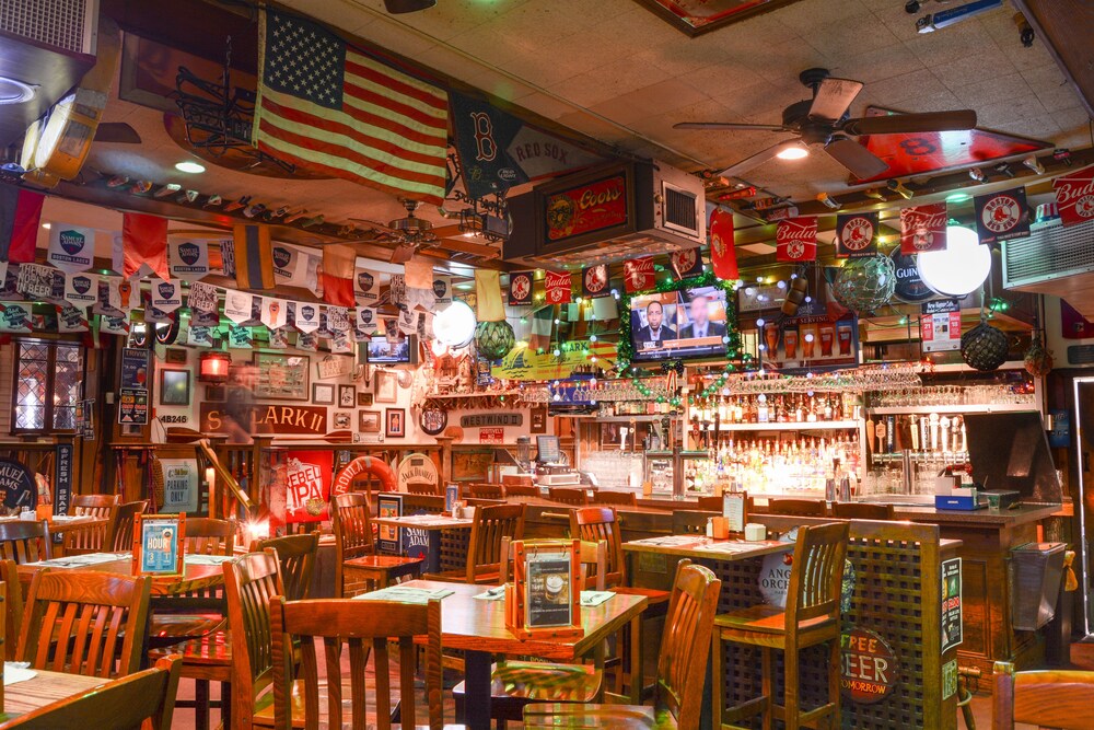 Hotel Bar