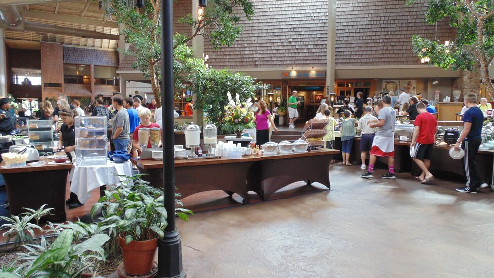 Breakfast area, The Academy Hotel Colorado Springs