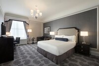 Fairmont King + Sofabed Room
