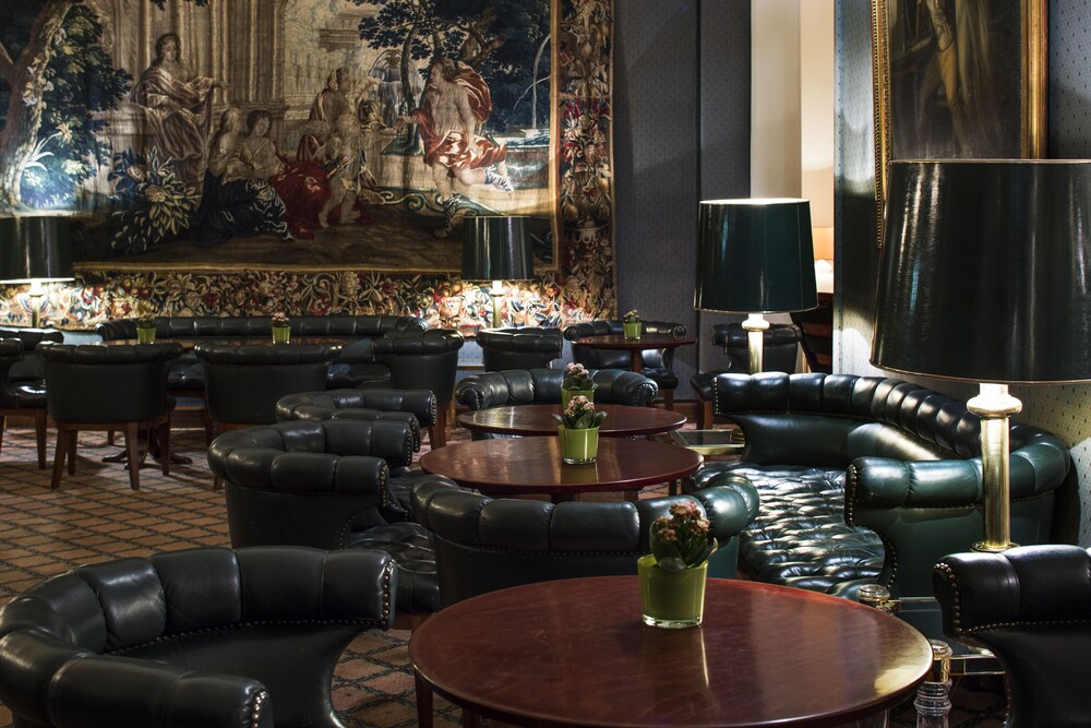 Hotel Bar