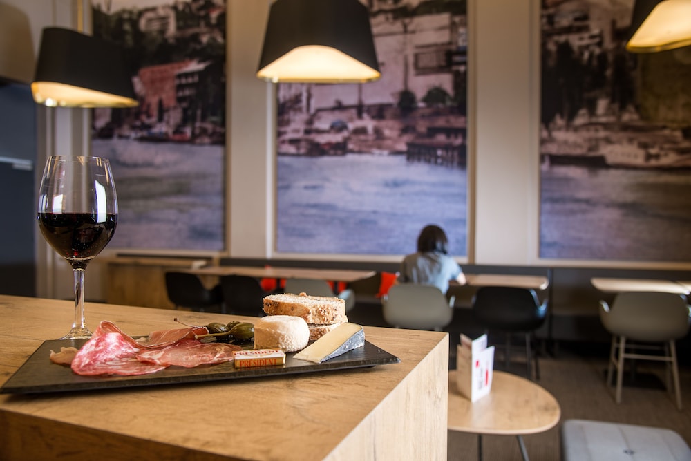 Snack Bar