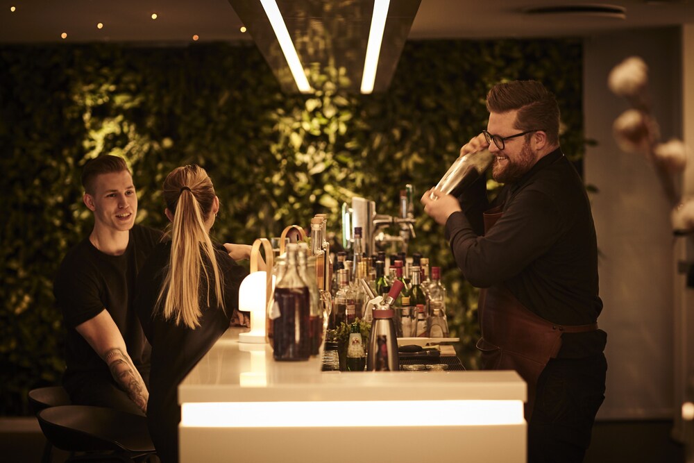 Hotel Bar
