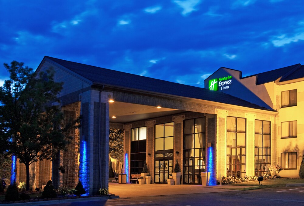 Hotel Front - Evening/Night