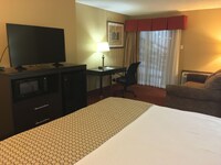 Deluxe Room, Refrigerator & Microwave