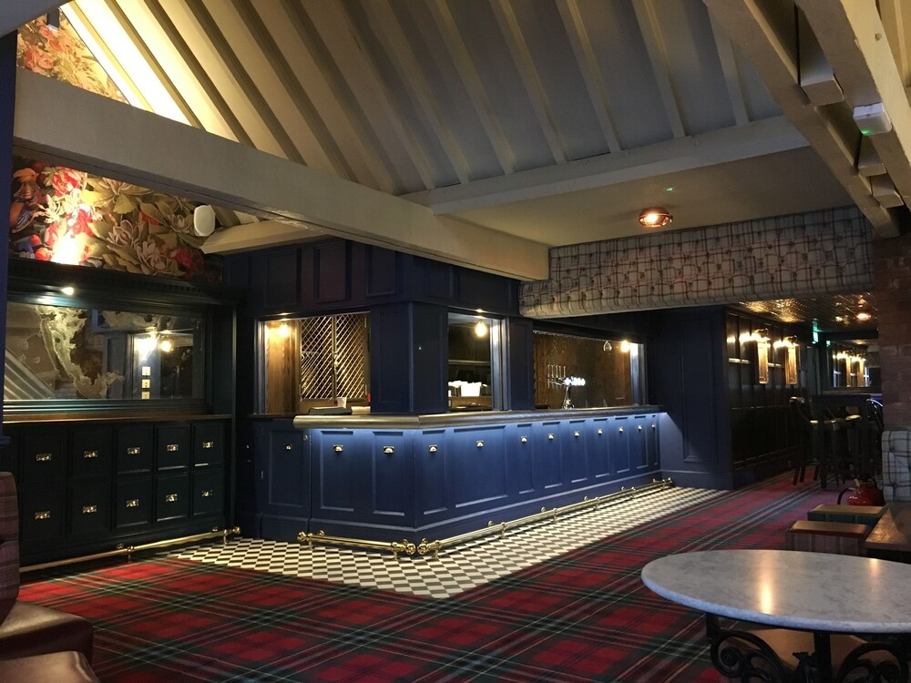 Hotel Bar
