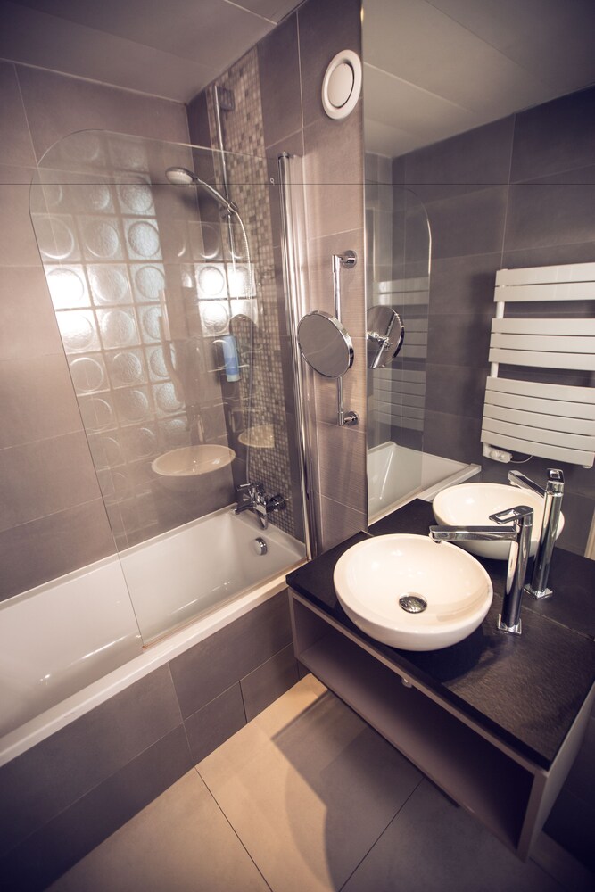 Bathroom, Timhotel Palais Royal