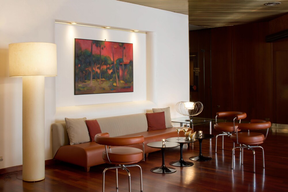 Hotel Lounge