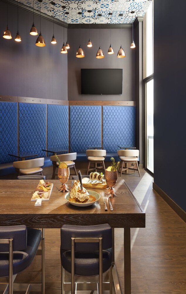 Hotel Lounge