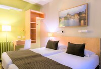 Double Room, 2 Bedrooms (adjacentes)