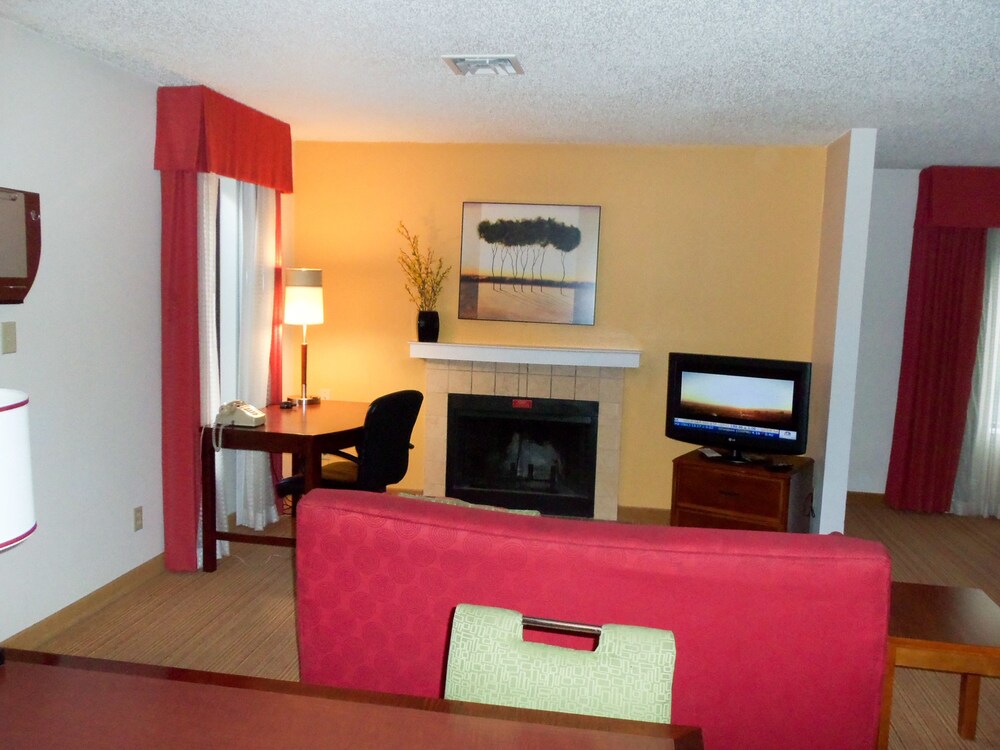 Standard Room, Multiple Beds, Non Smoking, Kitchen - Guestroom