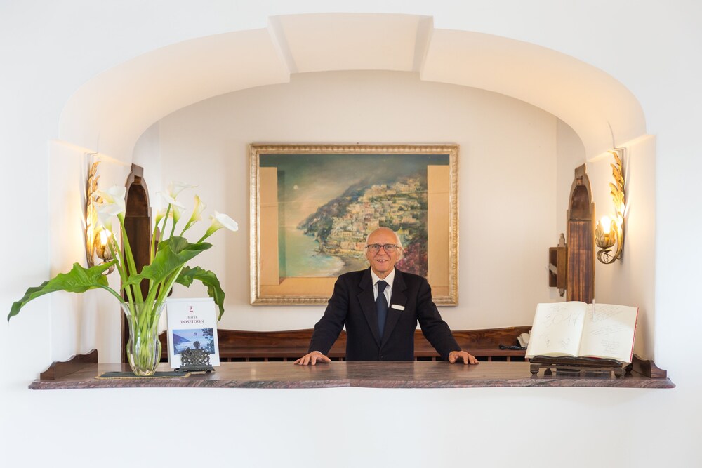 Concierge Desk