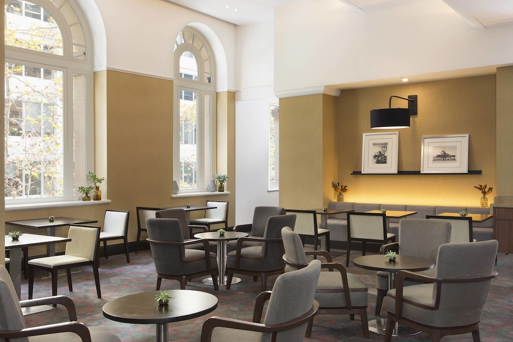 Hotel Bar