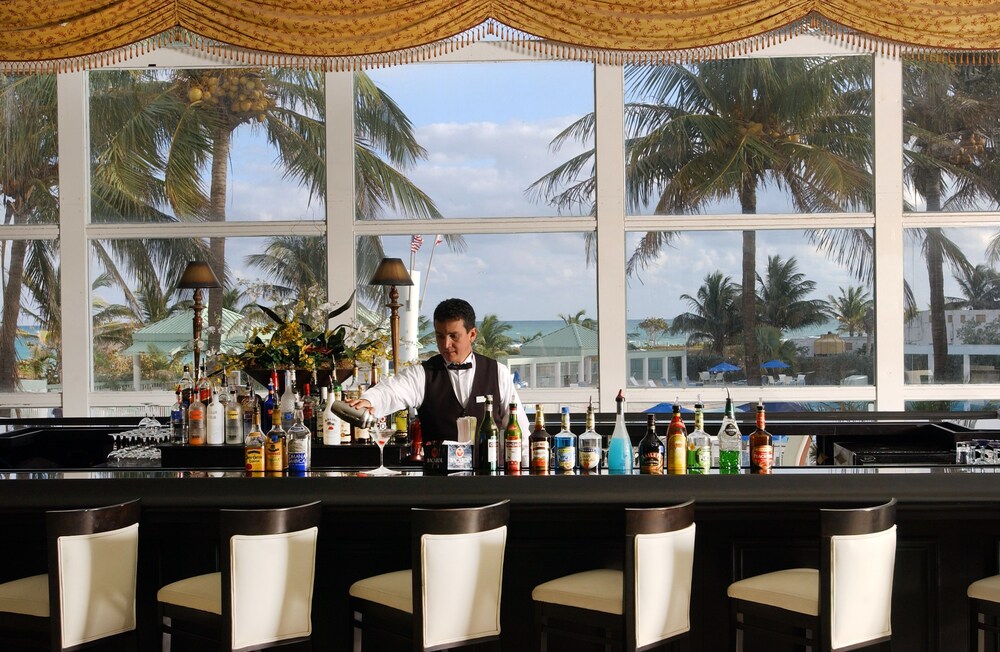 Hotel Bar