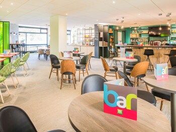 Hotel Bar