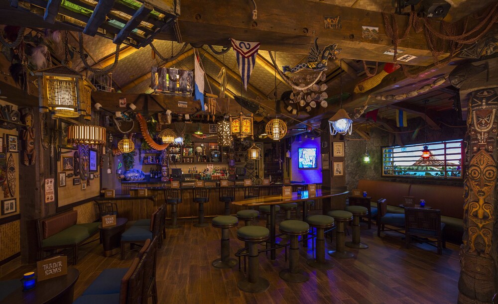 Hotel Bar