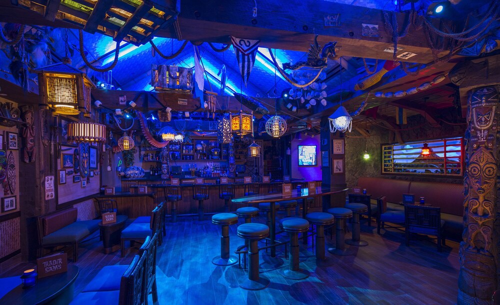 Hotel Bar