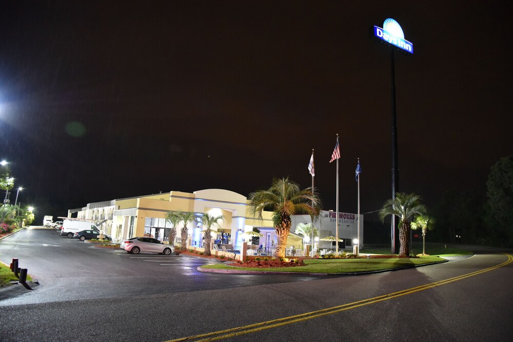 Hotel Front - Evening/Night