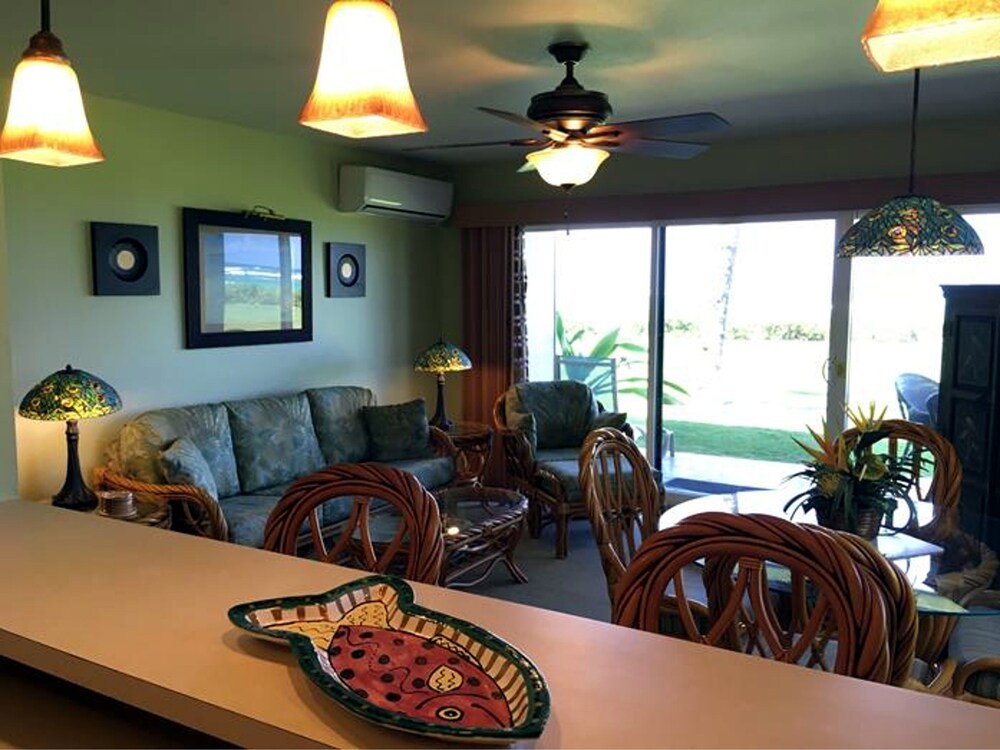 Standard Room, 1 Bedroom, Non Smoking, Oceanfront - Living Area