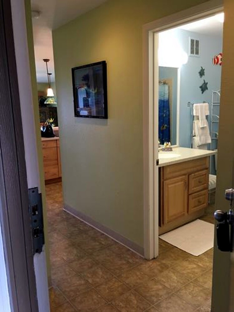 Standard Room, 1 Bedroom, Non Smoking, Oceanfront - Bathroom