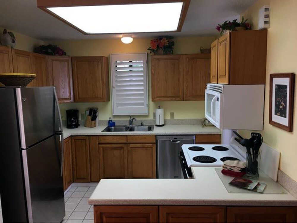 Standard Room, 2 Bedrooms, Non Smoking, Oceanfront - In-Room Kitchen