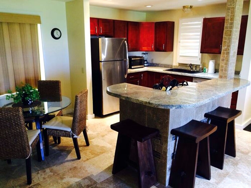 Standard Room, 2 Bedrooms, Non Smoking, Oceanfront - Living Area