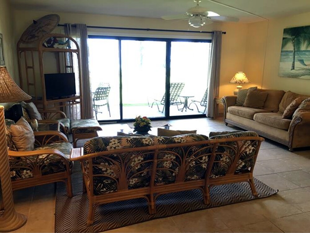 Standard Room, 2 Bedrooms, Non Smoking, Oceanfront - Living Area