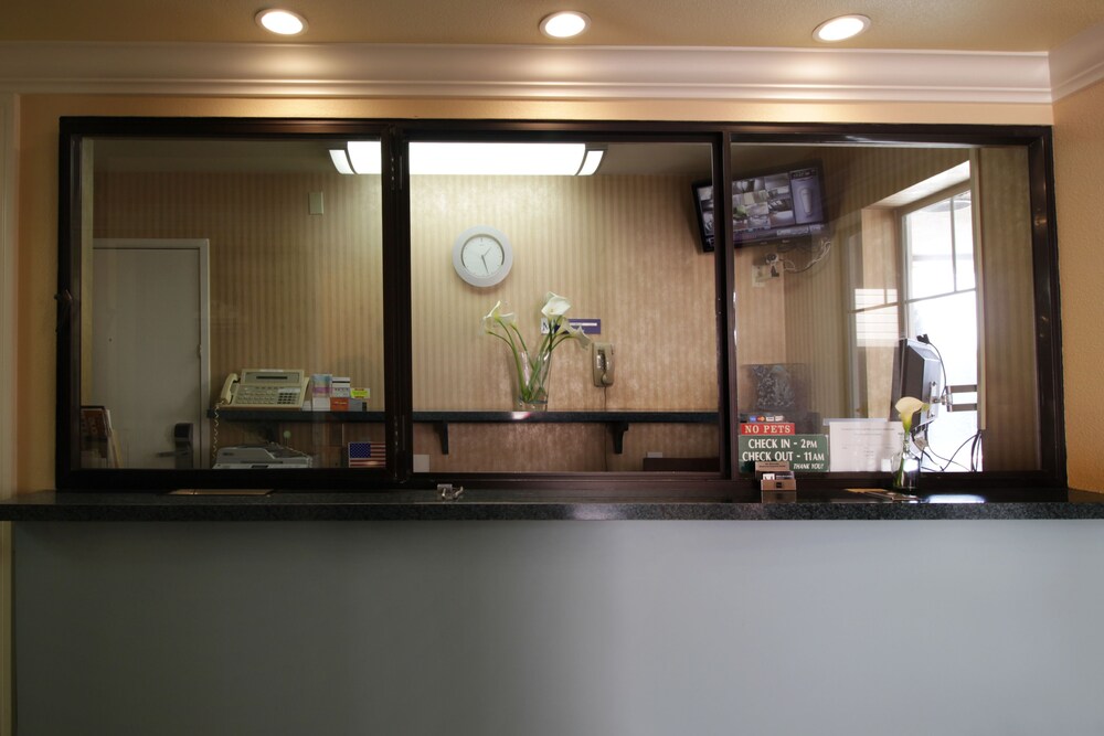 Check-in/Check-out Kiosk