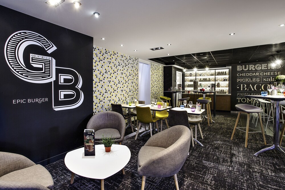 Hotel Bar
