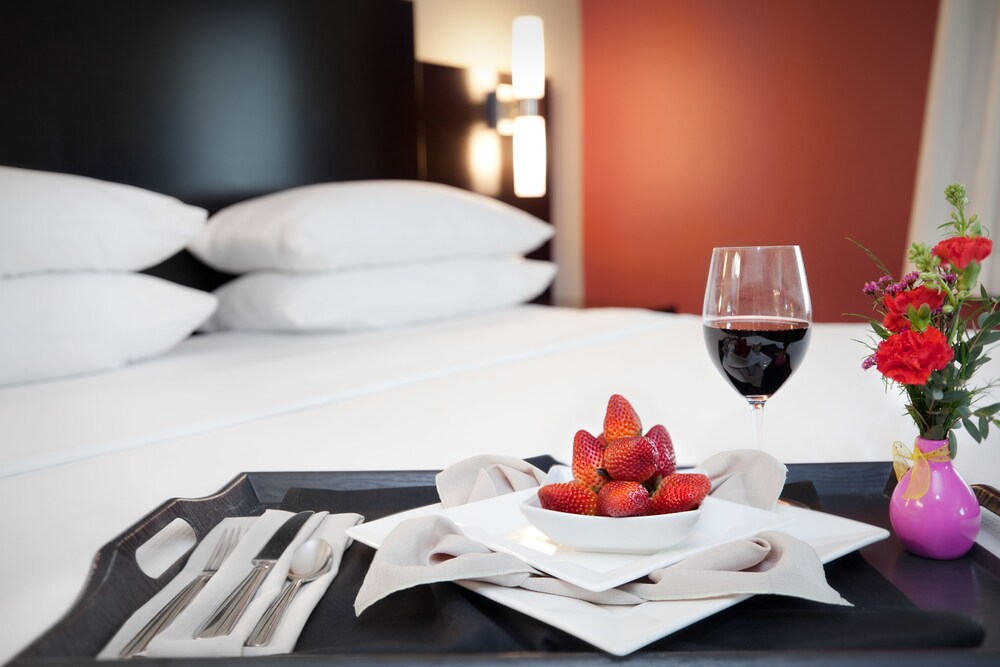 Room Service - Dining