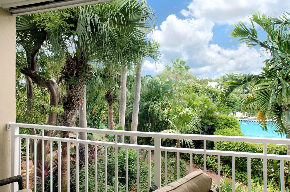 Balcony view, Pier House Resort & Spa