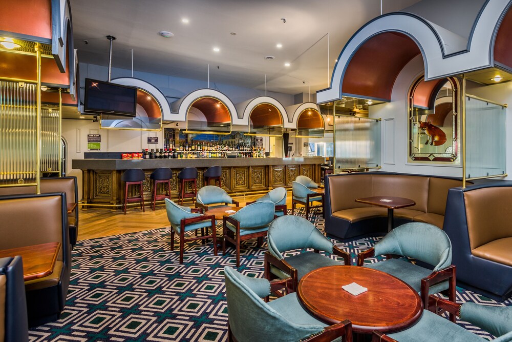 Hotel Bar
