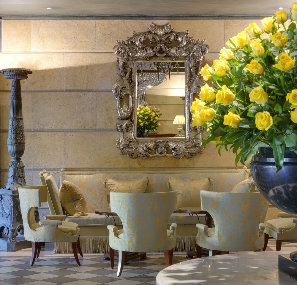 Concierge Desk