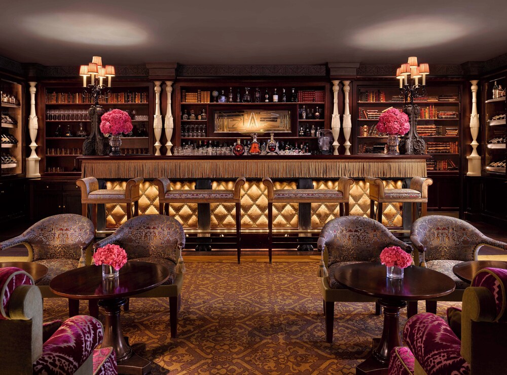 Hotel Bar