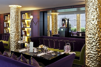 Hotel Lounge