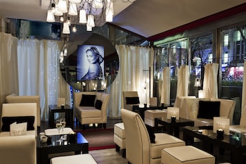 Hotel Lounge