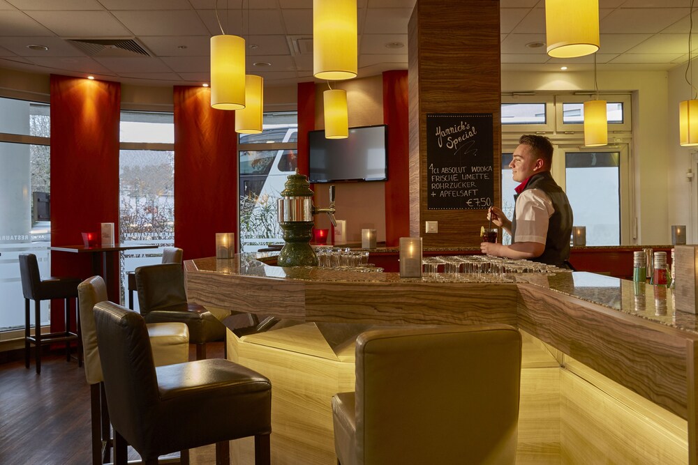 Hotel Bar