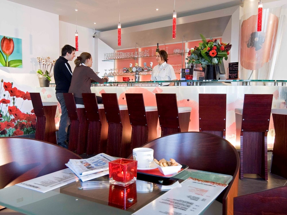 Hotel Bar