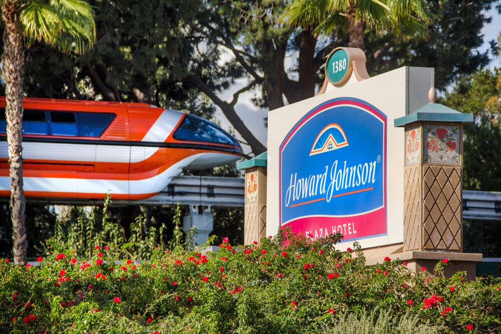 View from property, Howard Johnson by Wyndham Anaheim Hotel & Water Playground